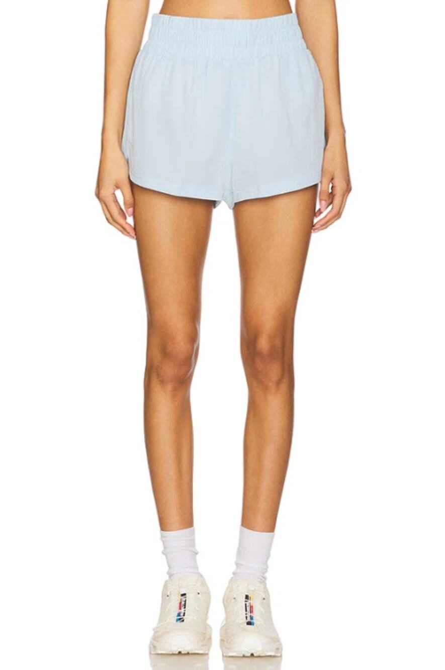 VARLEY Women's Kallin Running Shorts Medium Cashmere Blue 1.5" Inseam Liner NWT